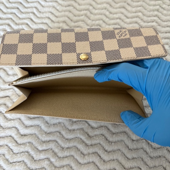 Louis Vuitton Damier Azur Sarah Wallet – Authentic, Excellent Condition, CA4088 - Picture 8 of 11